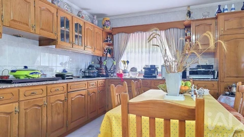Moradia T4 para Venda em O. Azeméis, Riba-Ul, Ul, Macinhata Seixa, Madail