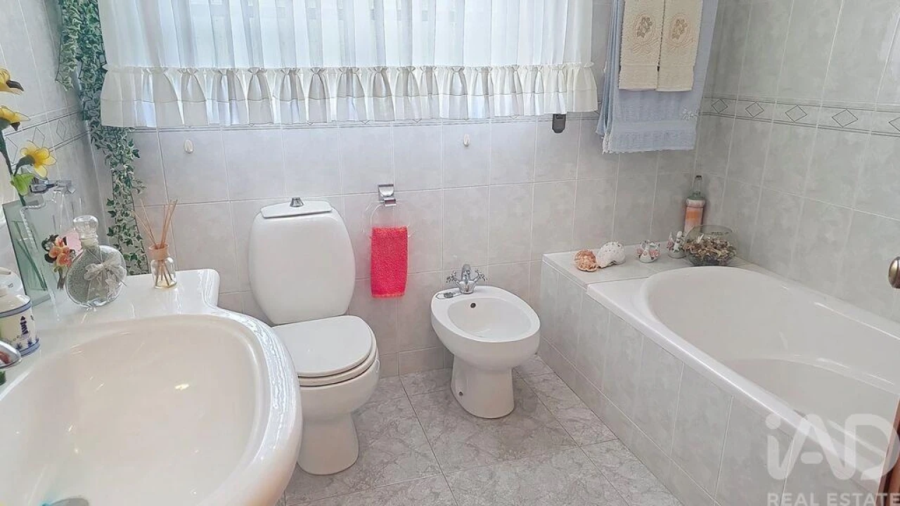 Moradia T4 para Venda em O. Azeméis, Riba-Ul, Ul, Macinhata Seixa, Madail Foto 11