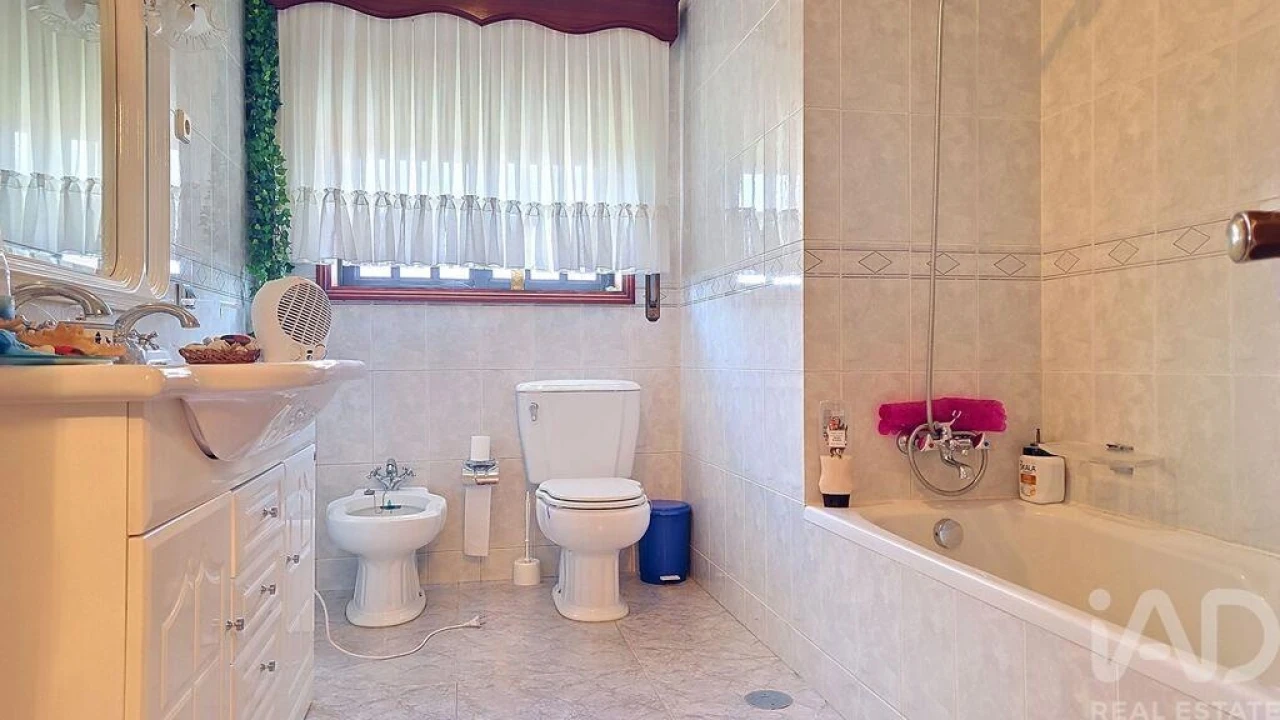 Moradia T4 para Venda em O. Azeméis, Riba-Ul, Ul, Macinhata Seixa, Madail Foto 29