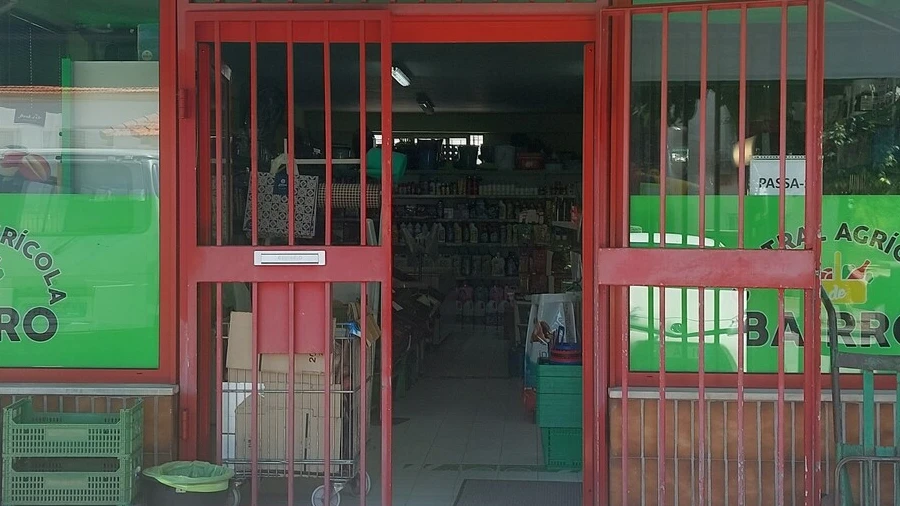 Loja para Venda em Bairro