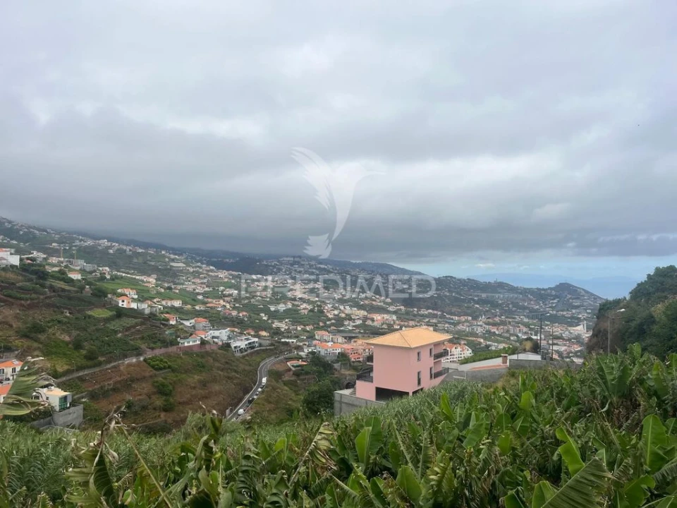 Terreno para Venda em Camara de Lobos Foto 1