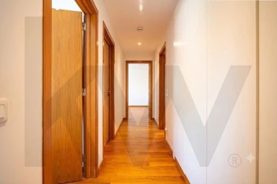 Apartamento T3 para Venda em Carcavelos e Parede