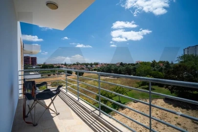 Apartamento T3 para Venda em Carcavelos e Parede