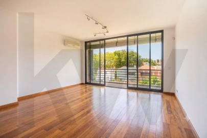 Apartamento T3 para Venda em Carcavelos e Parede