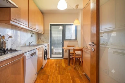 Apartamento T3 para Venda em Carcavelos e Parede