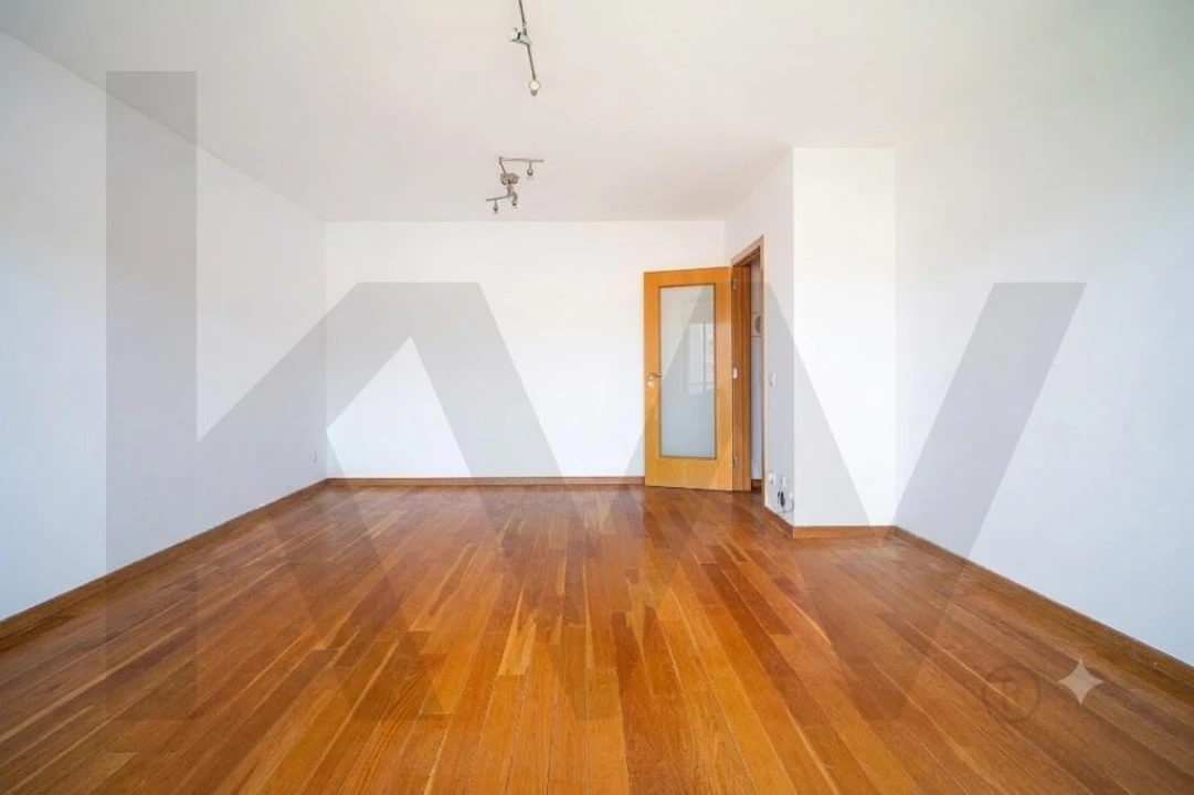 Apartamento T3 para Venda em Carcavelos e Parede Foto 3