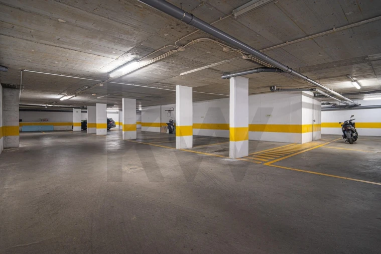 Apartamento T3 para Venda em Carcavelos e Parede Foto 23