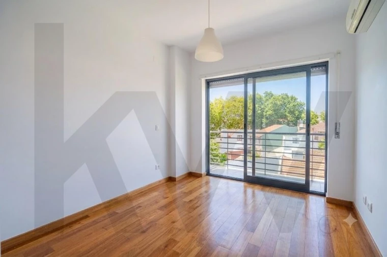 Apartamento T3 para Venda em Carcavelos e Parede Foto 14