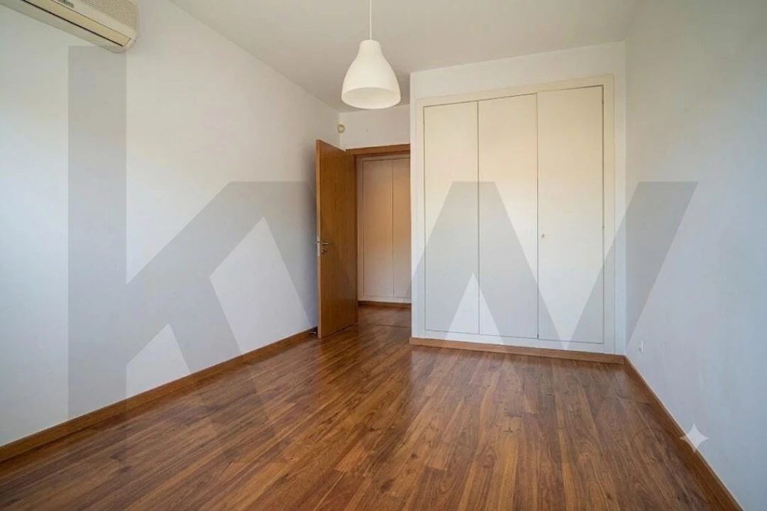 Apartamento T3 para Venda em Carcavelos e Parede Foto 13