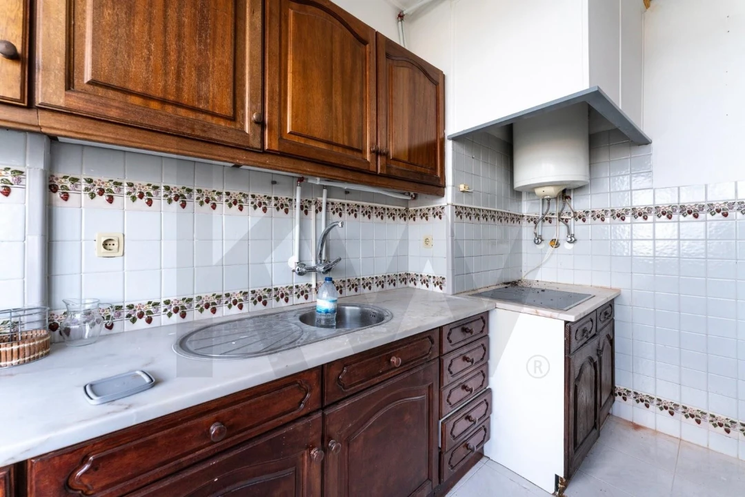 Apartamento T2 para Venda em Alfragide Foto 9