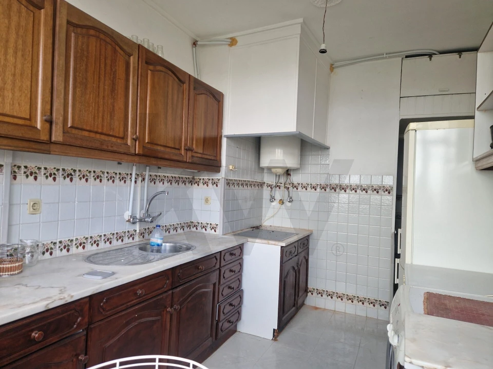 Apartamento T2 para Venda em Alfragide Foto 10
