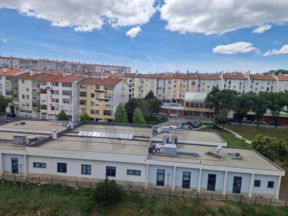 Apartamento T2 para Venda em Alfragide Foto 12
