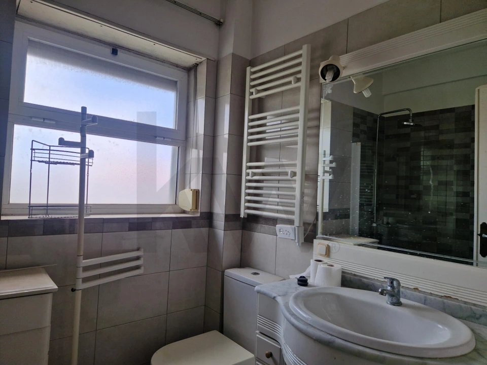 Apartamento T2 para Venda em Alfragide Foto 5