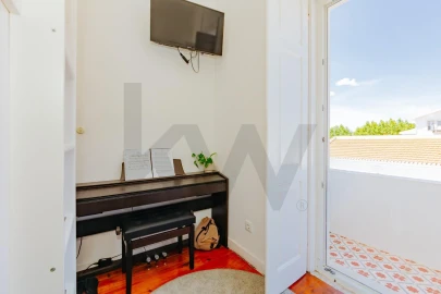 Moradia T8 para Venda em Carcavelos e Parede