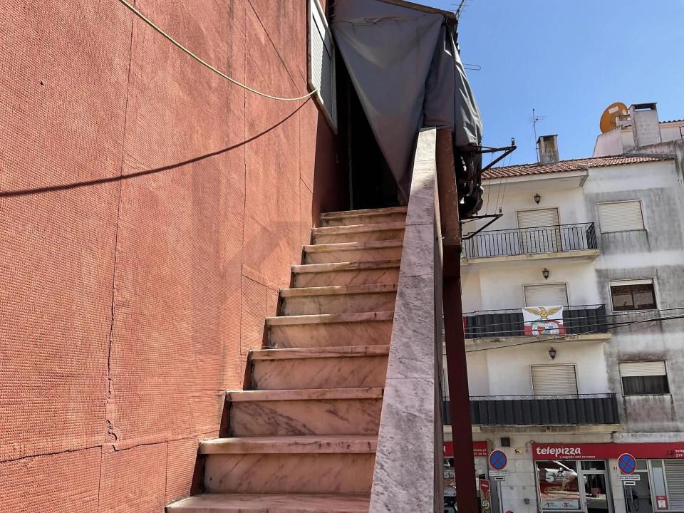 Prédio para Venda em Casal de Cambra Foto 14