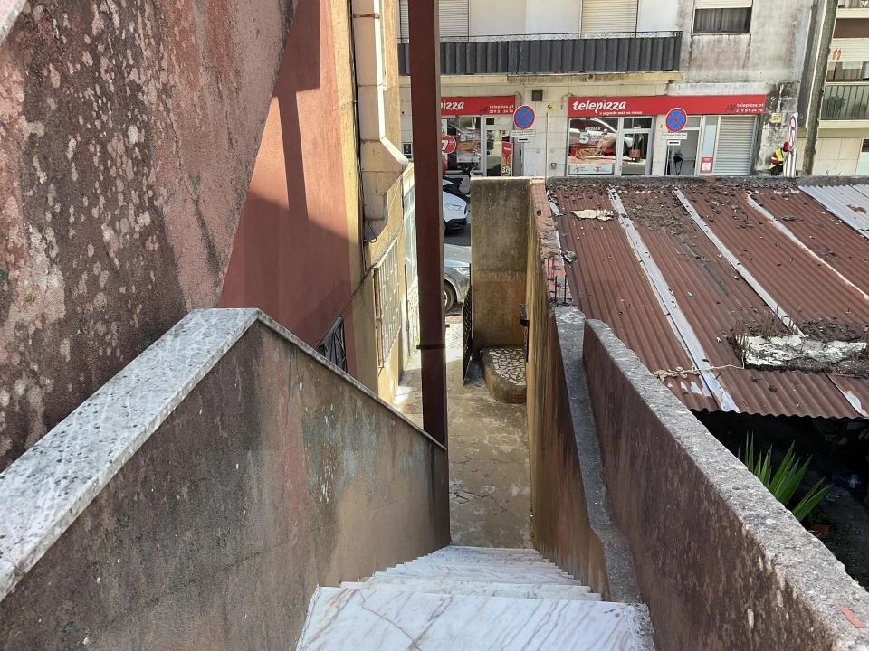 Prédio para Venda em Casal de Cambra Foto 16