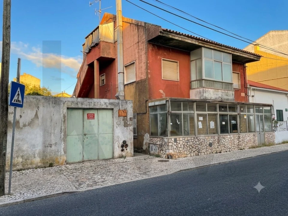Prédio para Venda em Casal de Cambra Foto 4