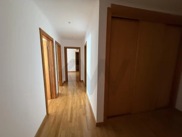 Apartamento T4 para Venda em Agualva e Mira-Sintra