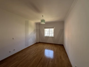 Apartamento T4 para Venda em Agualva e Mira-Sintra