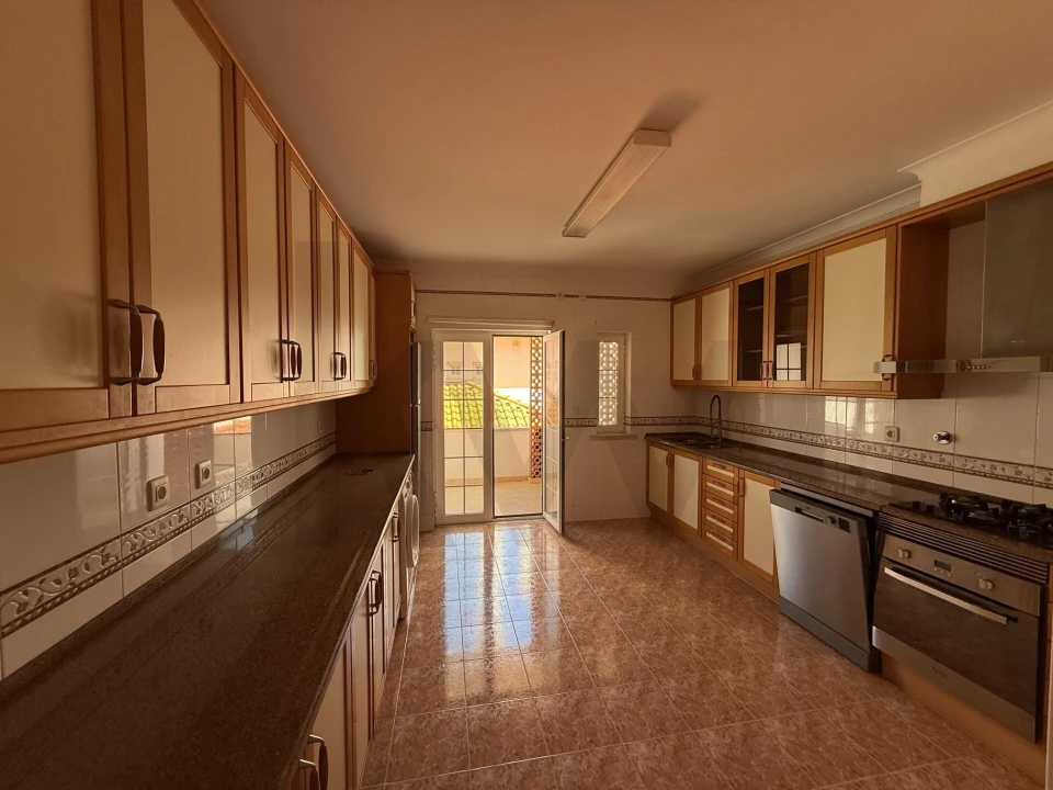 Apartamento T4 para Venda em Agualva e Mira-Sintra Foto 4