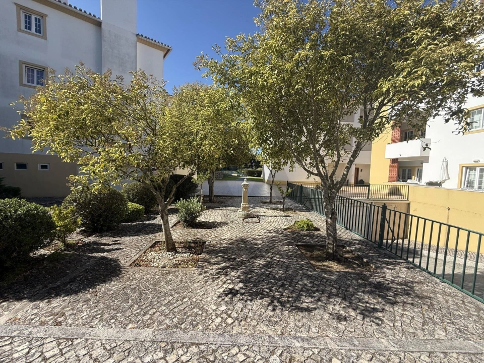 Apartamento T4 para Venda em Agualva e Mira-Sintra Foto 17