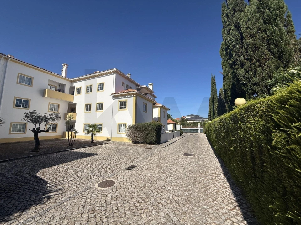 Apartamento T4 para Venda em Agualva e Mira-Sintra Foto 16