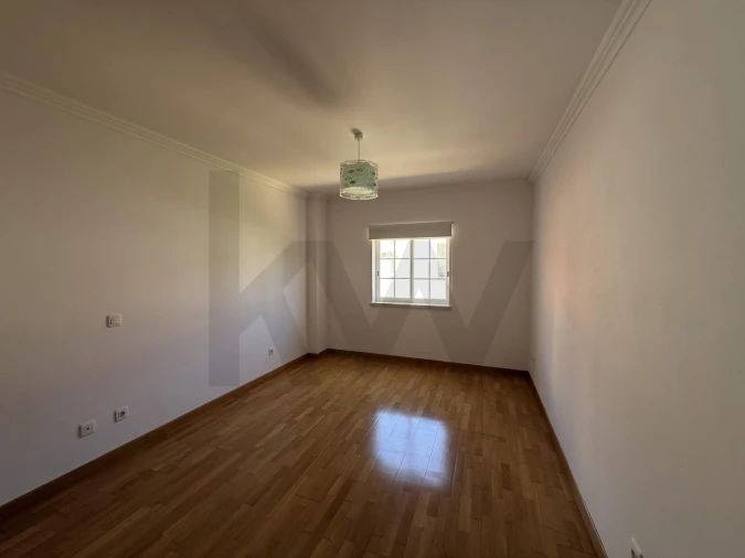 Apartamento T4 para Venda em Agualva e Mira-Sintra Foto 11