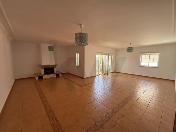 Apartamento T4 para Venda em Agualva e Mira-Sintra Foto 2