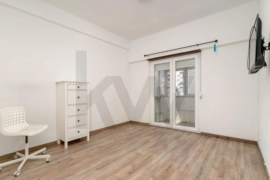 Apartamento T2 para Venda em Póvoa de Santo Adrião e Olival Basto Foto 7