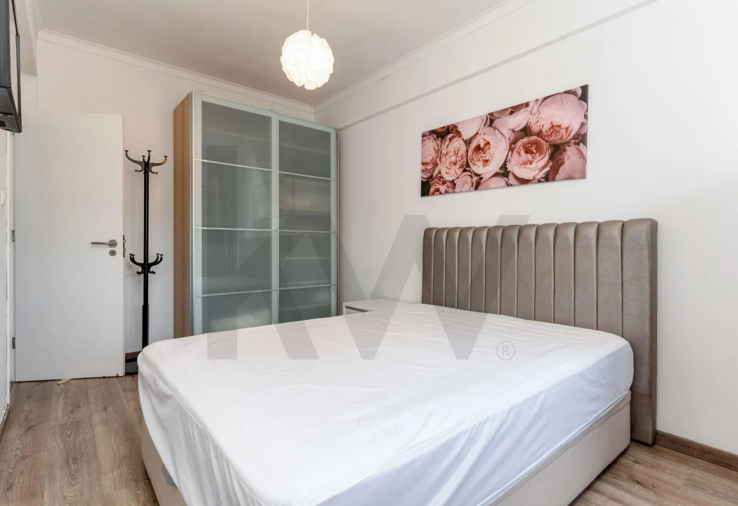 Apartamento T2 para Venda em Póvoa de Santo Adrião e Olival Basto Foto 3
