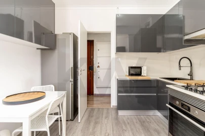 Apartamento T2 para Venda em Póvoa de Santo Adrião e Olival Basto