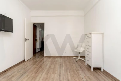 Apartamento T2 para Venda em Póvoa de Santo Adrião e Olival Basto
