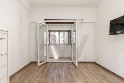 Apartamento T2 para Venda em Póvoa de Santo Adrião e Olival Basto