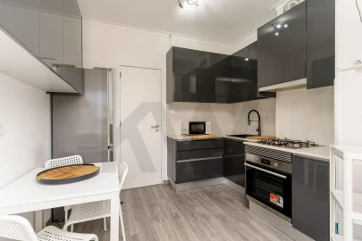 Apartamento T2 para Venda em Póvoa de Santo Adrião e Olival Basto