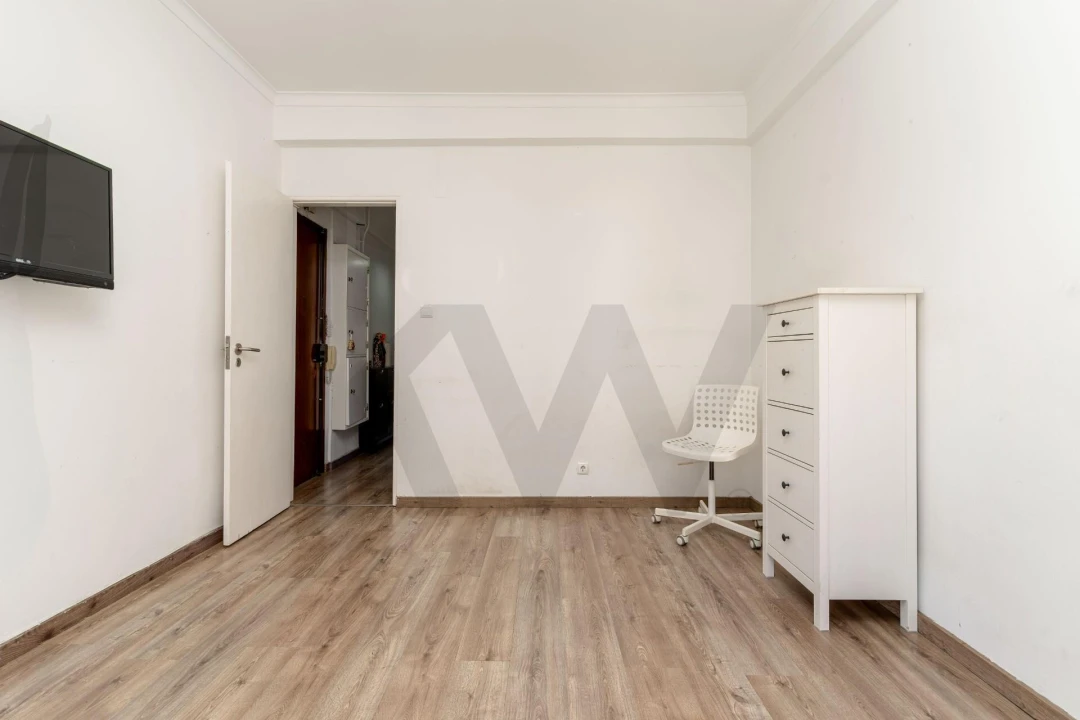 Apartamento T2 para Venda em Póvoa de Santo Adrião e Olival Basto Foto 9