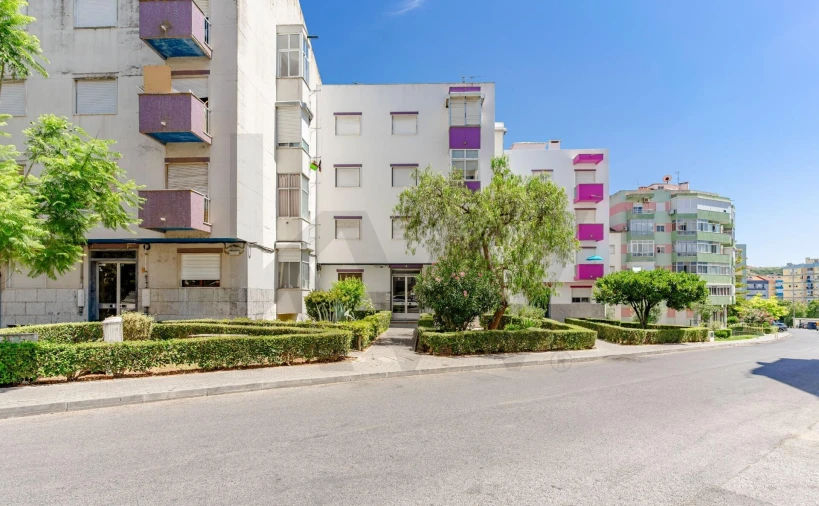 Apartamento T2 para Venda em Póvoa de Santo Adrião e Olival Basto Foto 19