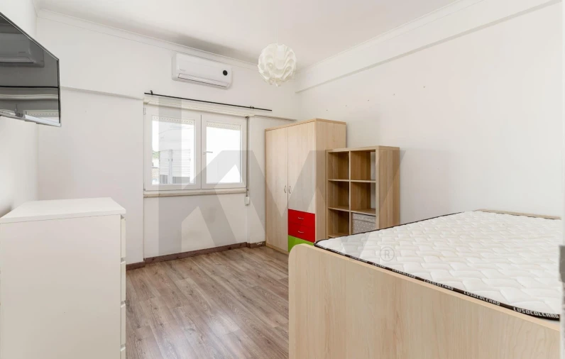 Apartamento T2 para Venda em Póvoa de Santo Adrião e Olival Basto Foto 4