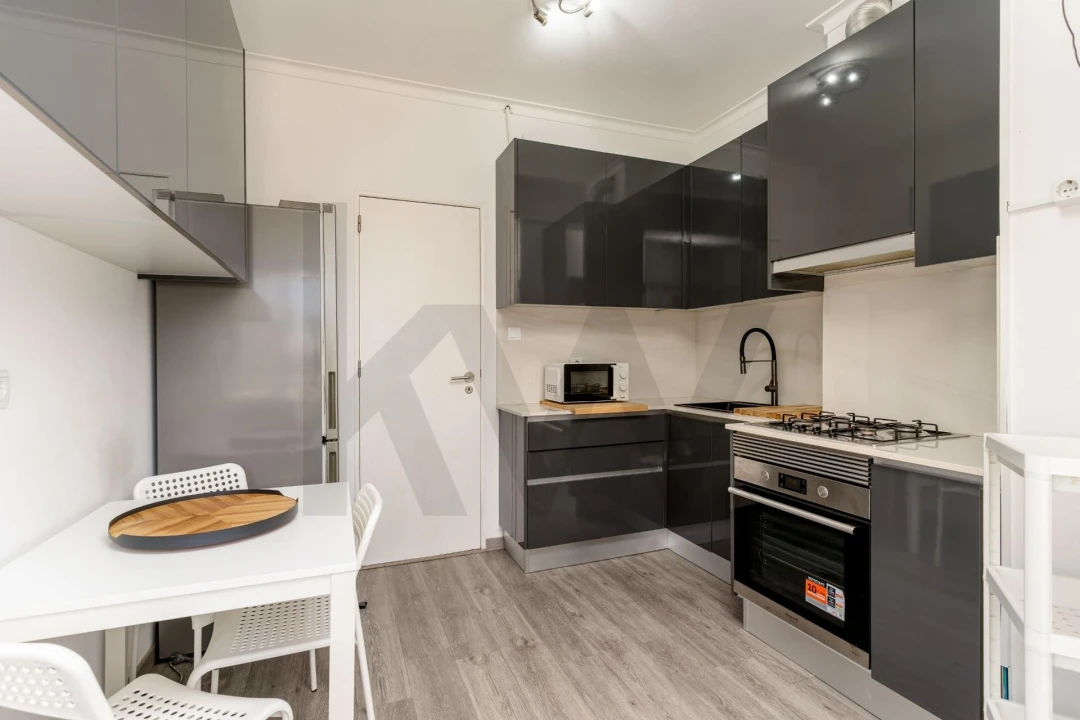Apartamento T2 para Venda em Póvoa de Santo Adrião e Olival Basto Foto 1