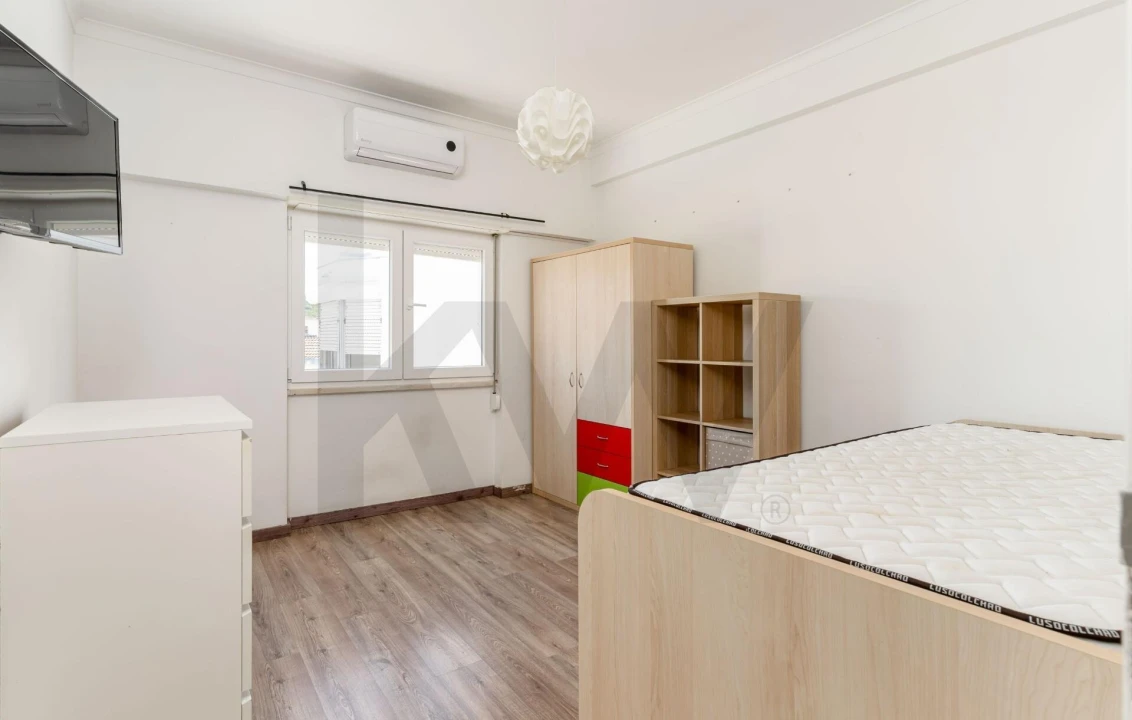 Apartamento T2 para Venda em Póvoa de Santo Adrião e Olival Basto Foto 4