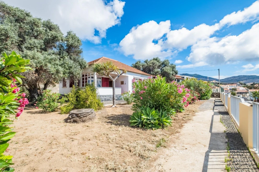 Moradia T4 para Venda em Porto Santo Foto 32