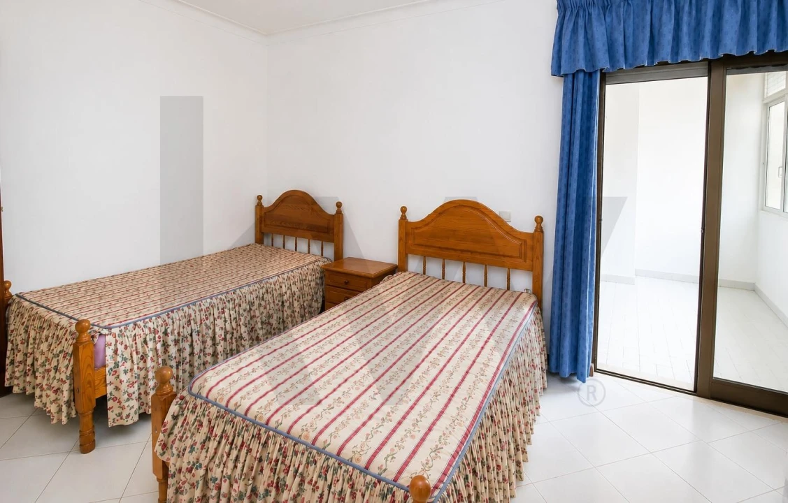 Apartamento T2 para Venda em Quarteira Foto 13