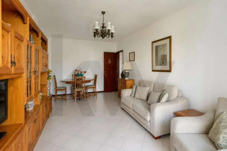 Apartamento T2 para Venda em Quarteira Foto 7
