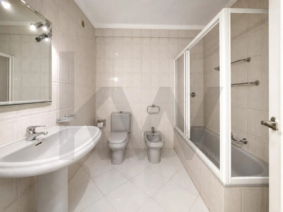 Apartamento T2 para Venda em Quarteira Foto 15