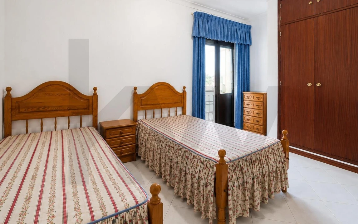 Apartamento T2 para Venda em Quarteira Foto 12