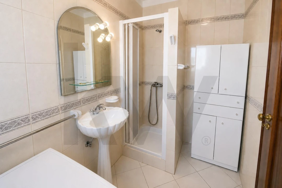 Apartamento T2 para Venda em Quarteira Foto 15