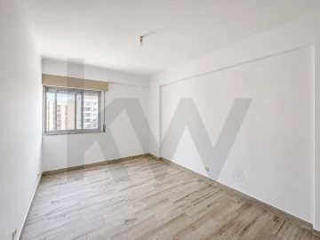Apartamento T2 para Venda em Carregado e Cadafais