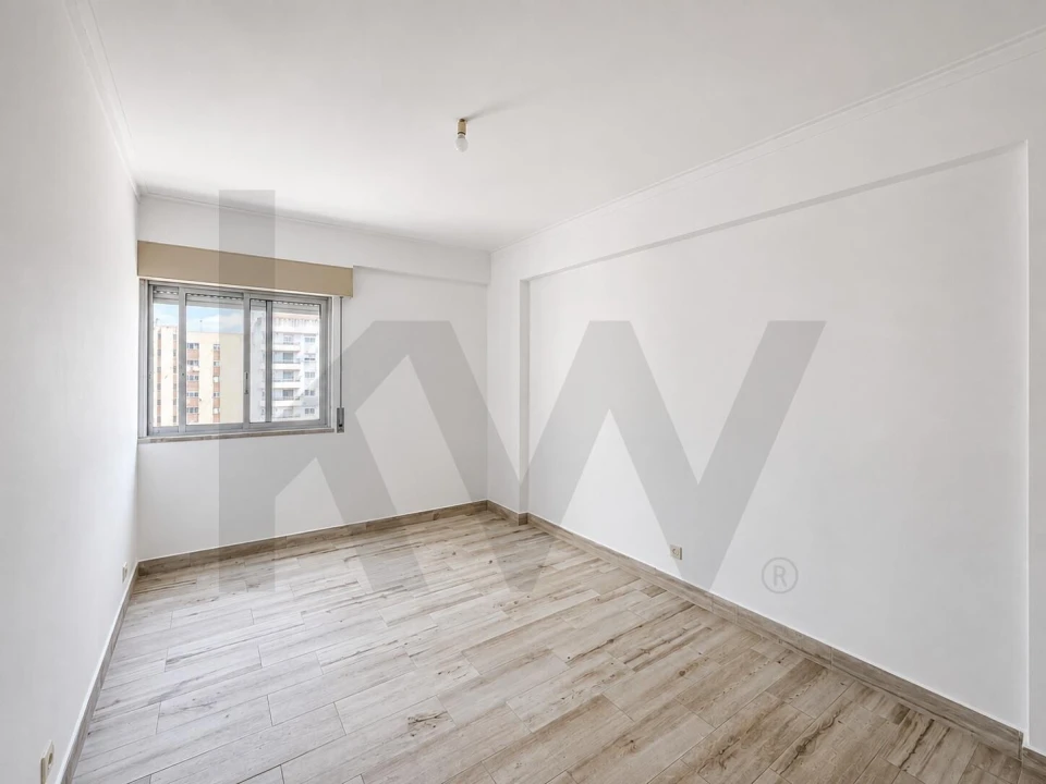 Apartamento T2 para Venda em Carregado e Cadafais Foto 11