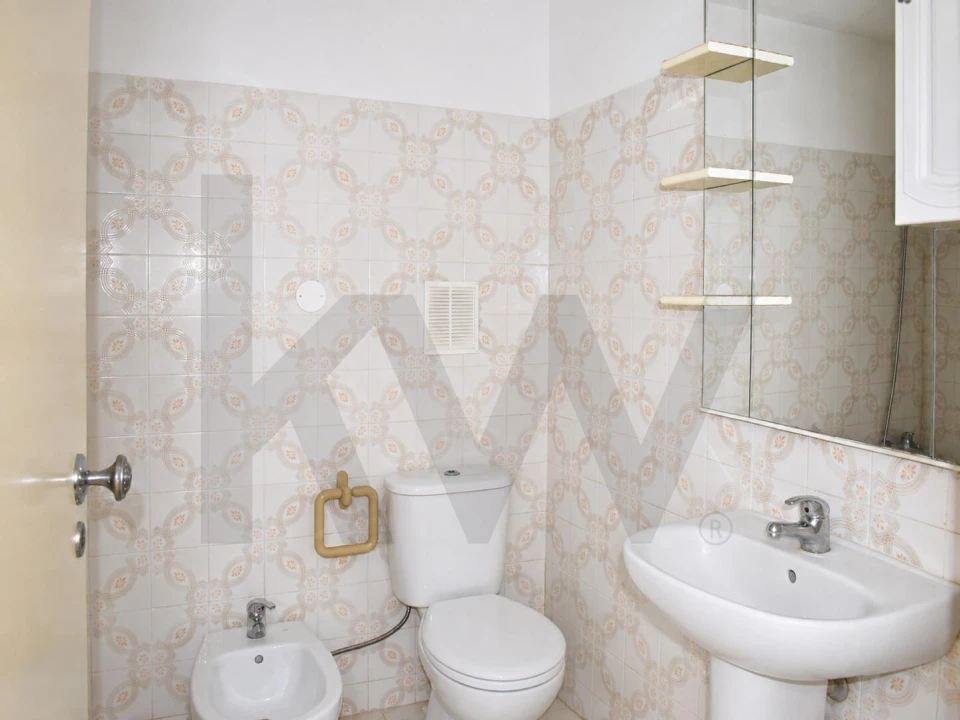 Apartamento T2 para Venda em Carregado e Cadafais Foto 12