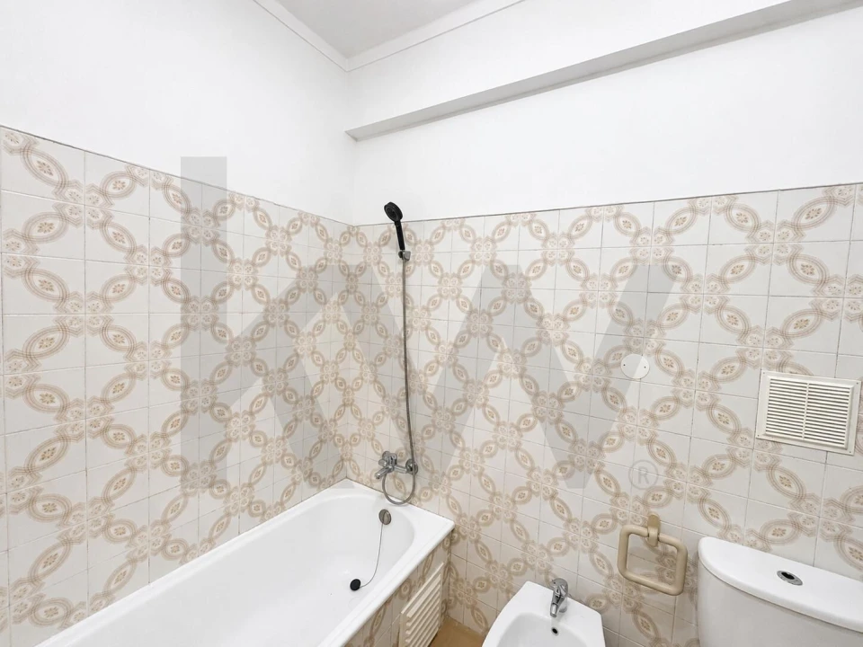 Apartamento T2 para Venda em Carregado e Cadafais Foto 13
