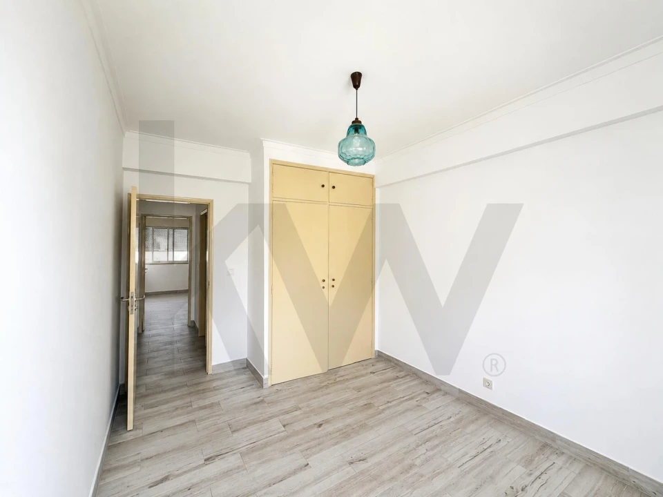 Apartamento T2 para Venda em Carregado e Cadafais Foto 9